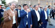 Başbakan Davutoğlu Diyarabakır'a geldi