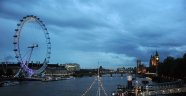 Londra'da dönme dolapta yüzlerce kişi mahsur kaldı